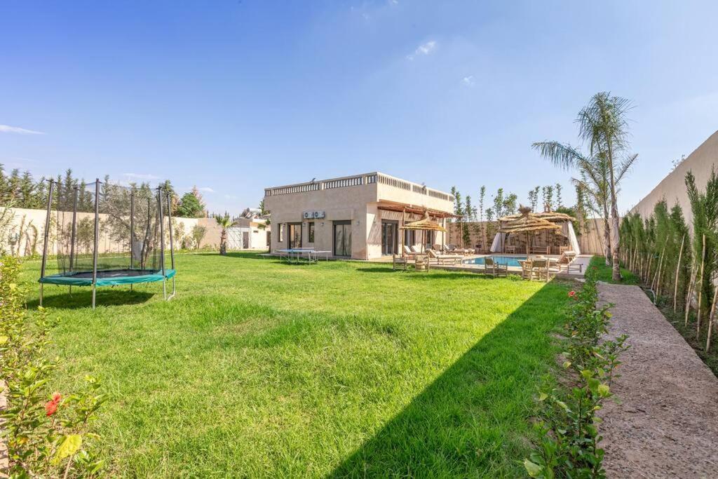 Villa Leila,Piscine , Grand Jardin, Jeux , Cuisiniere Марракеш Экстерьер фото